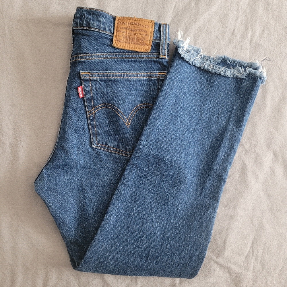 Levi's Wedgie Straight Medium Wash Denim Jeans Size W 26 L26 Women Frayed Hem - Picture 1 of 11